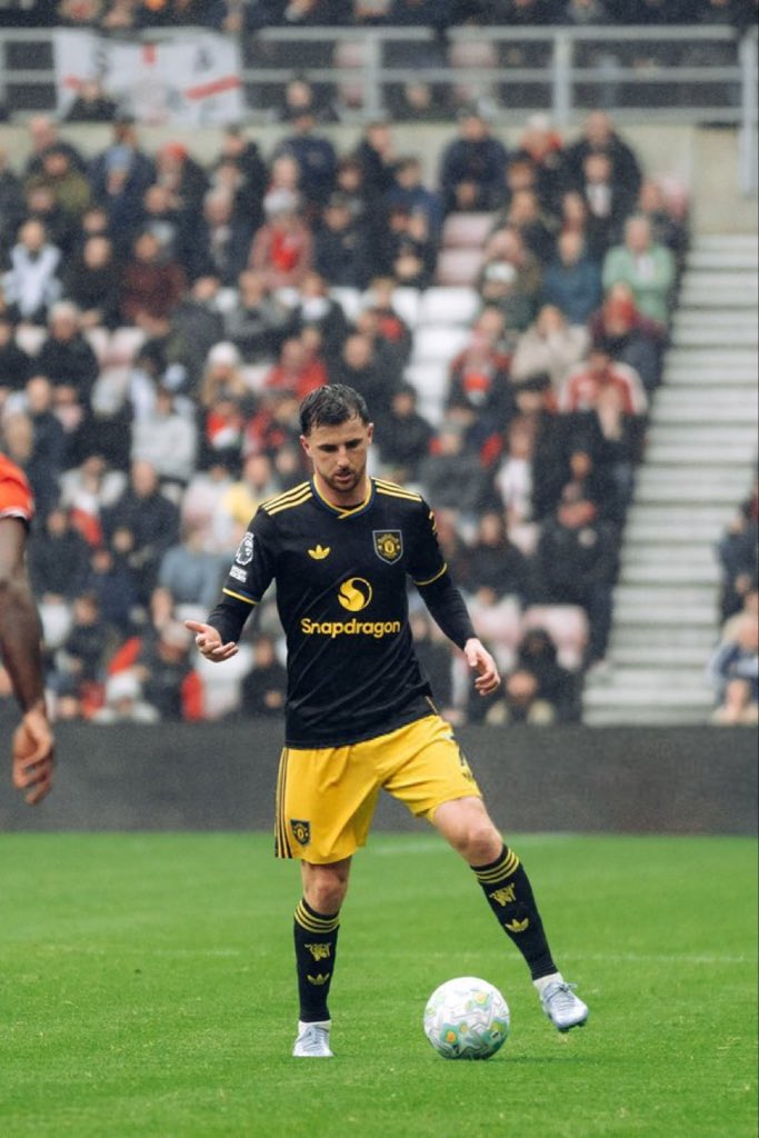 UTDCERES1's tweet photo. Mason mount? 

Keep/sell https://t.co/438jDb10jm