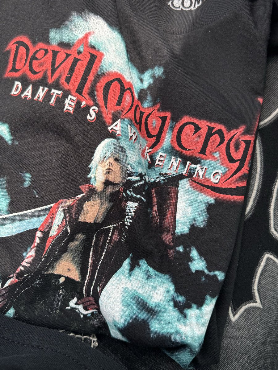6lxuna's tweet photo. look what i got at the mall todayyy https://t.co/TbJMh59VQG