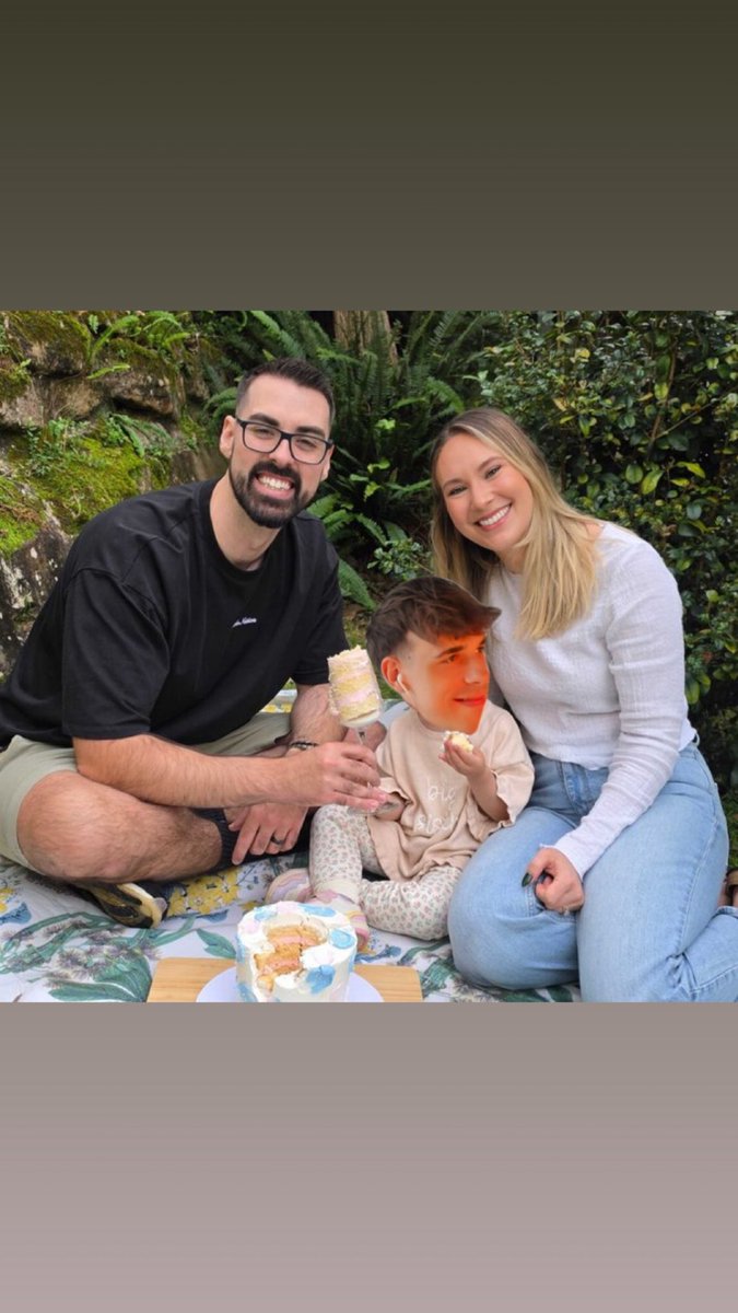 wisejockey's tweet photo. @AussieAntics Hey siri play Time flies by Drake 🥹 https://t.co/MdZ7NKrl6P