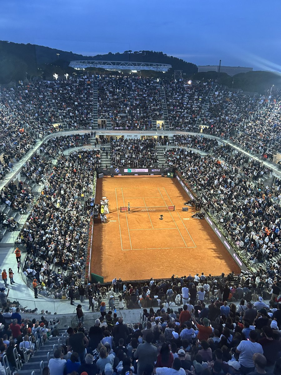 Colpo d’occhio niente male per l’esordio di Jannik al Foro Italico 

#IBI26