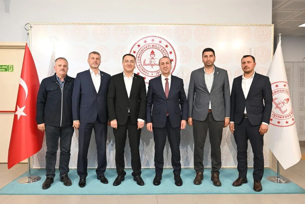 mesutoner45's tweet photo. 📍UŞAK

Uşak İl Milli Eğitim Müdürü Sn. Halil Yücel'i makamında ziyaret ederek çalışmalarında muvaffakiyetler diledik.

Nazik ilgi ve alâkalarından dolayı kendilerine teşekkür ediyoruz. https://t.co/wMpJGtevWa