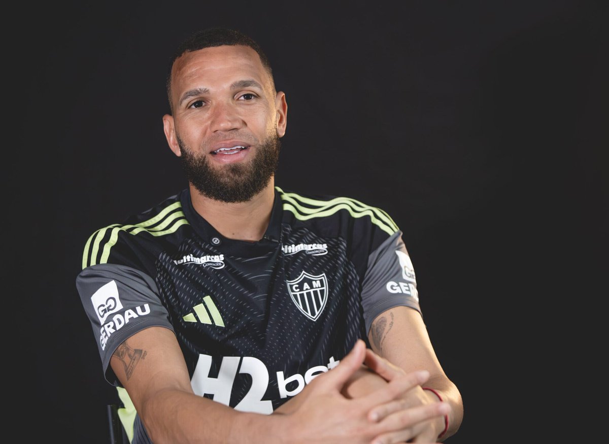 um goleiro horrivel desses vai ser titular e o everson não vai ser nem convocado

um negro, gay, sunita sem o dedinho do pé direito no topo sempre incomodou os poderosos da cbf
