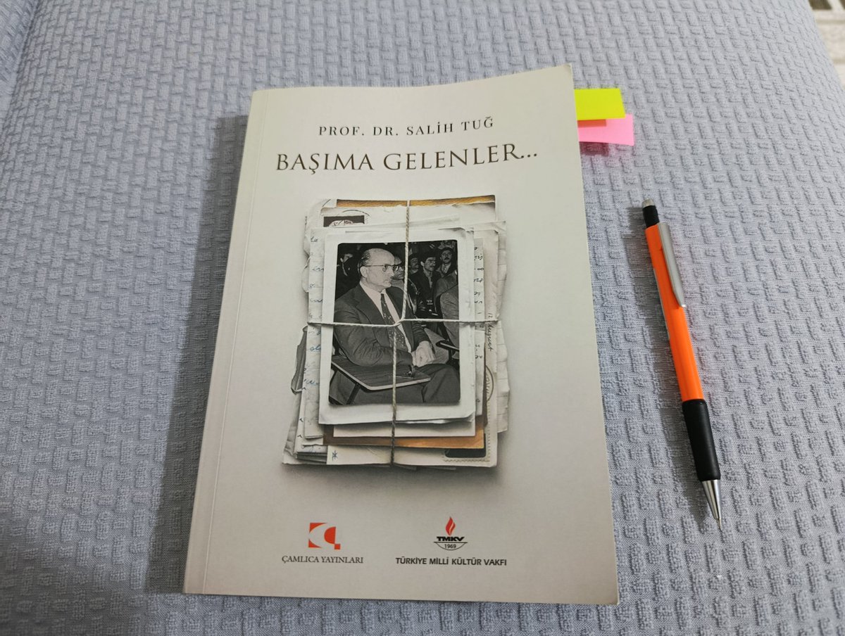 ybilalaydeniz's tweet photo. Başıma Gelenler; İslâm hukukçusu, Marmara İlâhiyat'ın kurucu dekanı, İSAV'ın kurucularından, İlim Yayma Vakfı'nın kurucu yönetim kurulu üyelerinden 96 yıllık koca çınar Salih Tuğ Hoca'nın hâtıraları. Kitapta Sabri Ülgener'den  Osman Reşer'e, Fuat Sezgin'den Bülent Davran'a, Kadir Mısıroğlu'ndan M.Zahit Kotku Efendi'ye, Esad Coşan Efendi'den Ali İhsan Yurt'a değin birçok isimle hâtıralar var. Ancak Salih Hoca, en özel bölümü (54 sayfayla) Muhammed Hamidullah Hoca'ya ayırmış.
