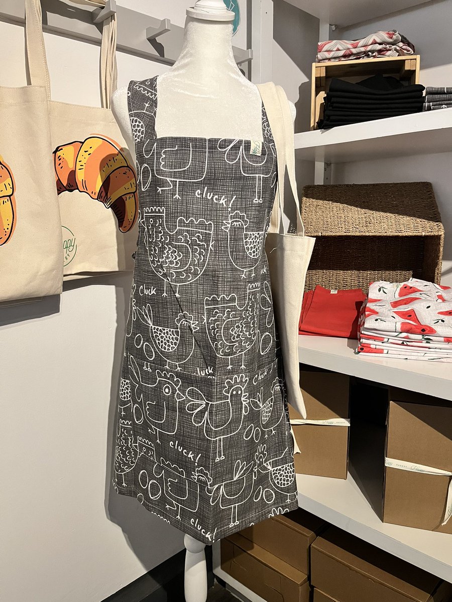 BakeryMexico's tweet photo. 🐓🐓🐓 ¿Tú mamá ama hacer su jardín, cocinar, hacer cerámica?. Estos mandiles le van a encantar. 
Tenemos muchos diseños, y son comodísimos.
📍Parroquia 306 @En_laDelValle #diadelasmadres #10demayo #regalo #coloniadelvallecdmx #cdmx https://t.co/GGcDht64b1