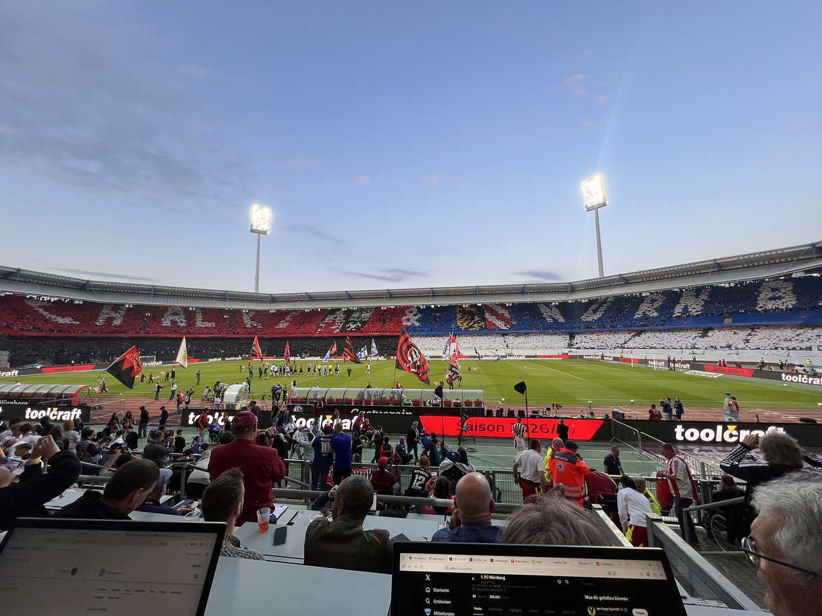 1_fc_nuernberg's tweet photo. ❤️🖤💙🤍

#fcn | #FCNS04 | @s04 https://t.co/pzaOi72iEB