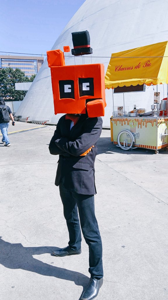 ifawseries's tweet photo. O Apresentador saiu da Terra dos Sonhos…
e veio para a Terra em busca de alguém para ele entrevistar. ✨👀🎩 https://t.co/VnD3QUCXrN