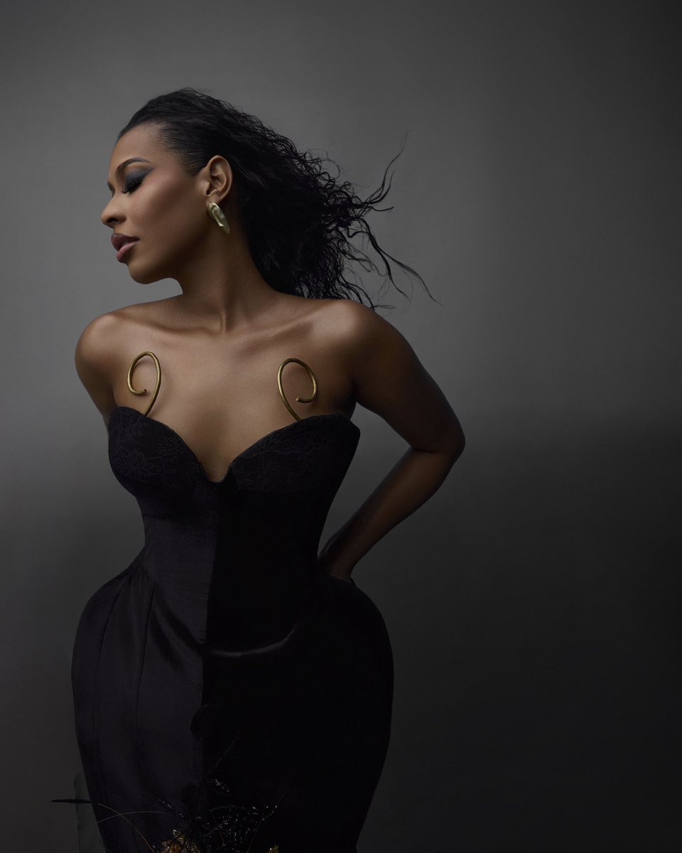 OfficialSwazzi's tweet photo. Nini for #AMVCA12 styled  by me https://t.co/fLzWUmnhF9