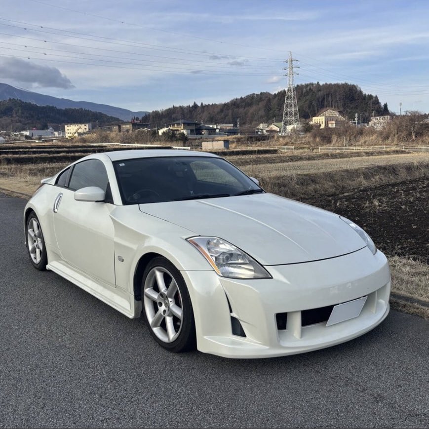 フェアレディZ Z33乗ってる女子です🚗✨ 車好きな人と繋がりたい