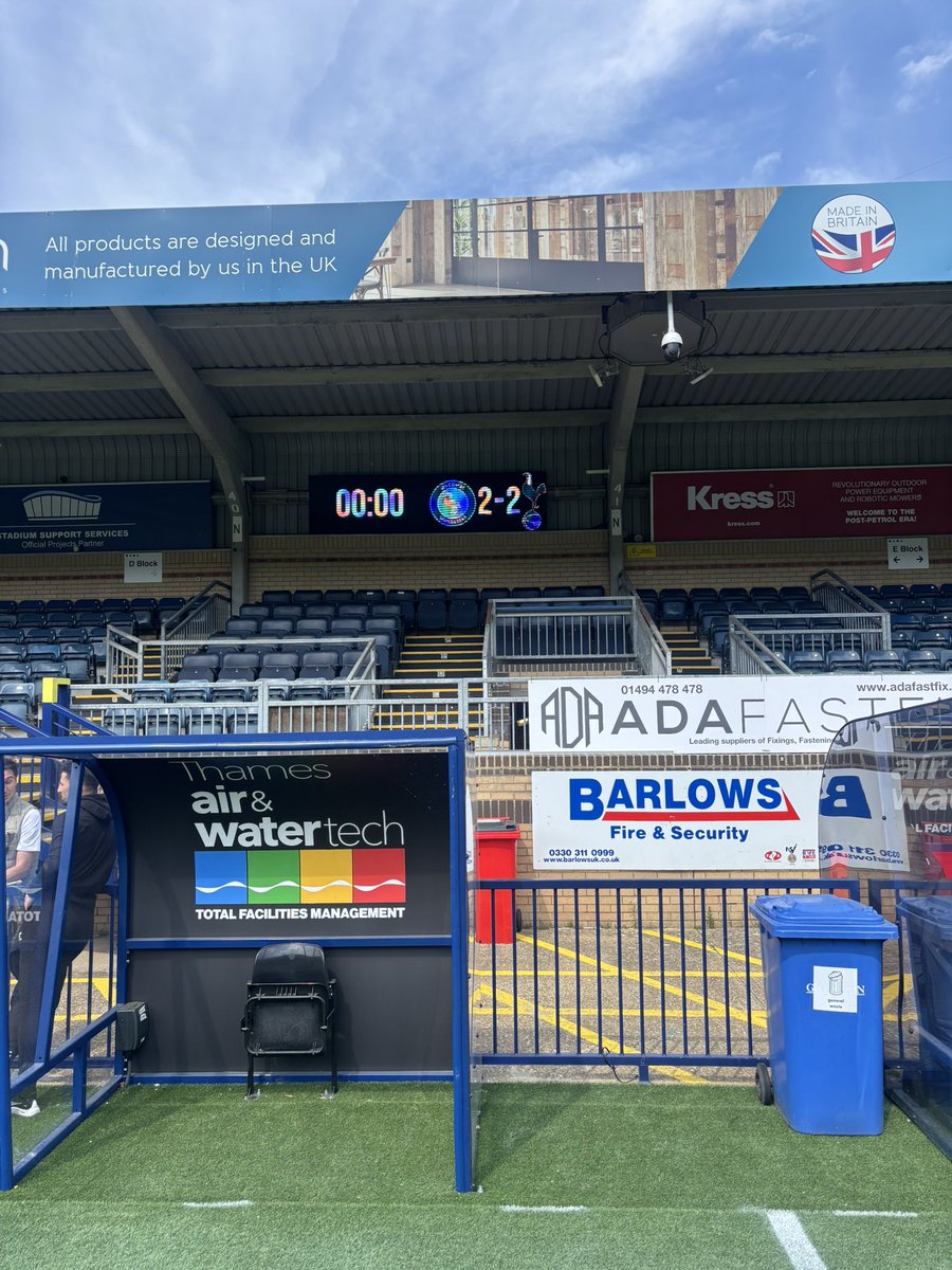 Coach_CharlieL's tweet photo. Season 25/26 ✅

Great way to finish the season with @AcademyWWFC 

Our final game at Adams Park against Spurs! 

#wycombewanderers #tottenhamhotspur #academyfootball #footballcoach https://t.co/Bdu2E7PfSR