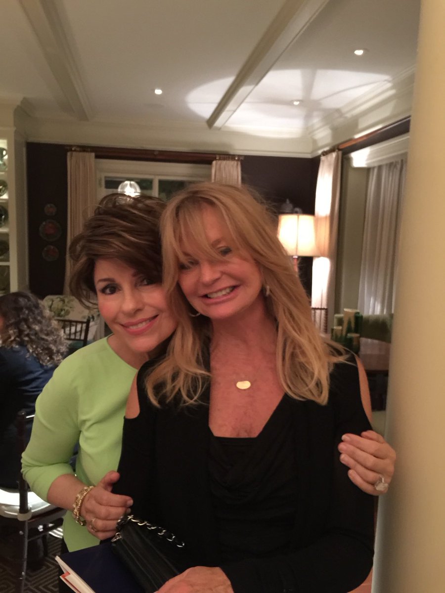 DrGailGross's tweet photo. Fun at Lauren’s with Goldie https://t.co/Ko1pYNkNpx