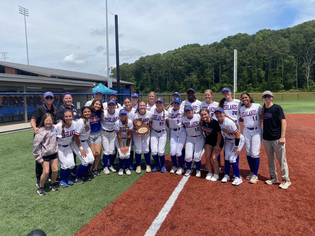 THEGCAA's tweet photo. GCAA Softball Champions @GHCSoftball https://t.co/KlCulLmUa6