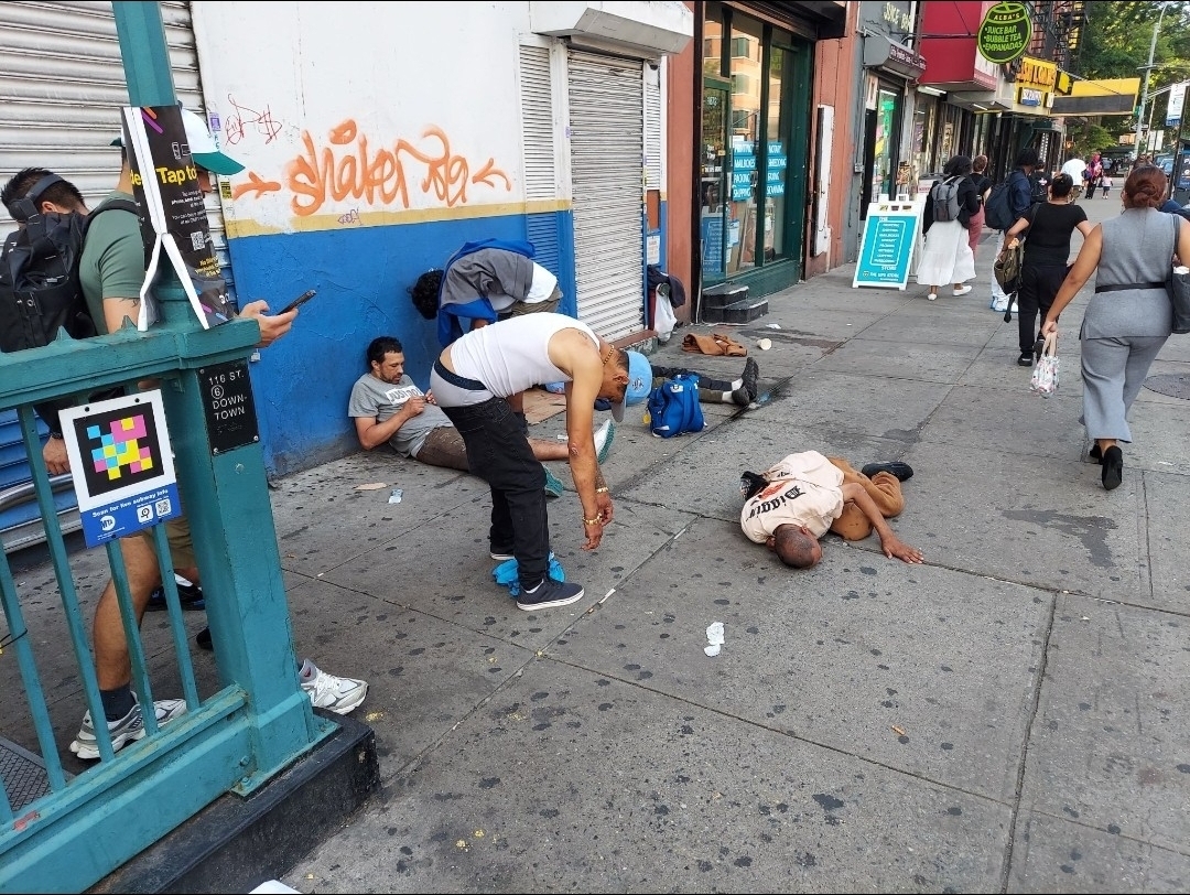 FamilyHarlem's tweet photo. @spencerpratt We know exactly how it feels to be held hostage by drug addicts in East Harlem.  We are rooting for you @spencerpratt ! https://t.co/lFIbBn09at