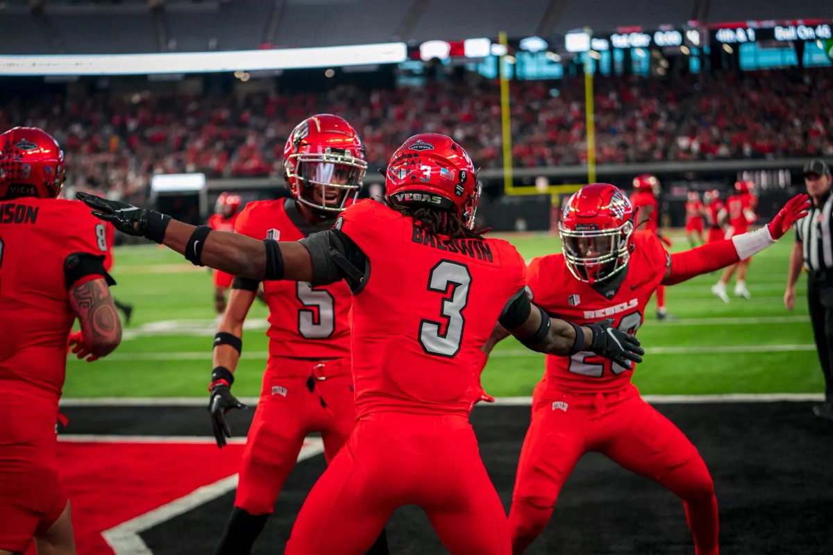 BruceBlanden's tweet photo. After a great conversation with @CoachBurfict Extremely blessed to receive my 5th Division 1 Offer from the University Of  UNLV Rebels 🖤❤️.#agtg @CoachFreemanFB @Andy_Villamarzo @PortCharlotteFB @JohnGarcia_Jr @shockperform_ @ChadSimmons_  @247recruiting @BrandonHuffman https://t.co/H99waBrq2B