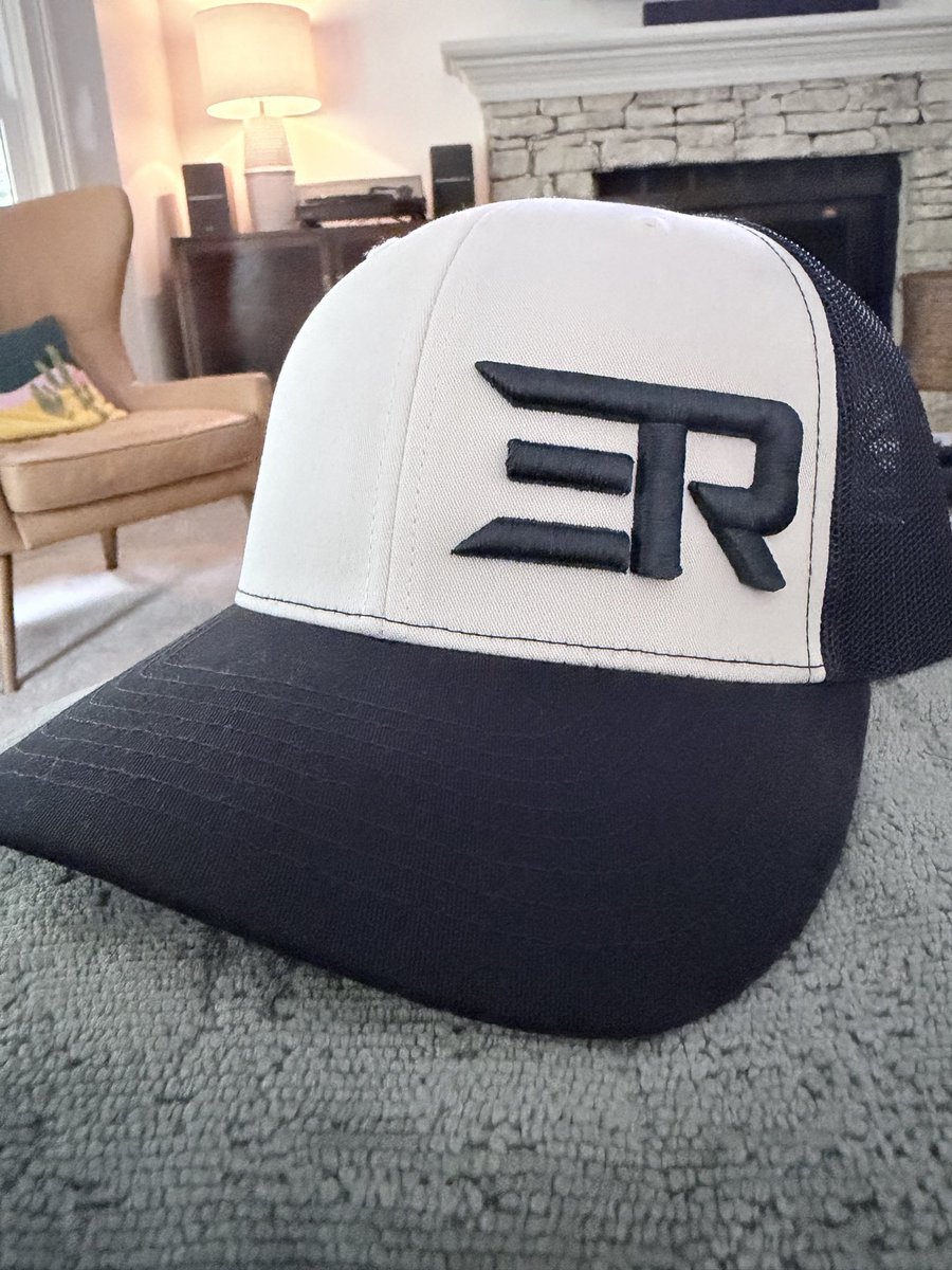 JustGerm's tweet photo. @trinity2pointO Got my first hat! This thing is pretty sweet! 🙌🏼 🙌🏼 https://t.co/5n8VVJr8XT