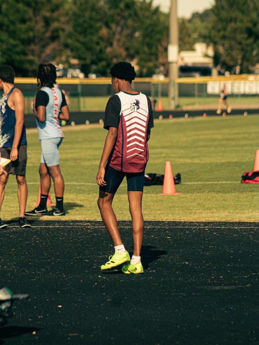 jaydenduck0's tweet photo. Since the season is coming to an end, here is a list of my accolades and pr’s from the year. 
HJ: 6’2, ranked 7th in state&amp; class| LJ: 20-9, ranked 21sr in the state &amp;class| 1x Regional Champion| 1x Regional Field Athlete of The Year| C/O 2028

Back to work this summer! #agtg https://t.co/M7GZm28Es6