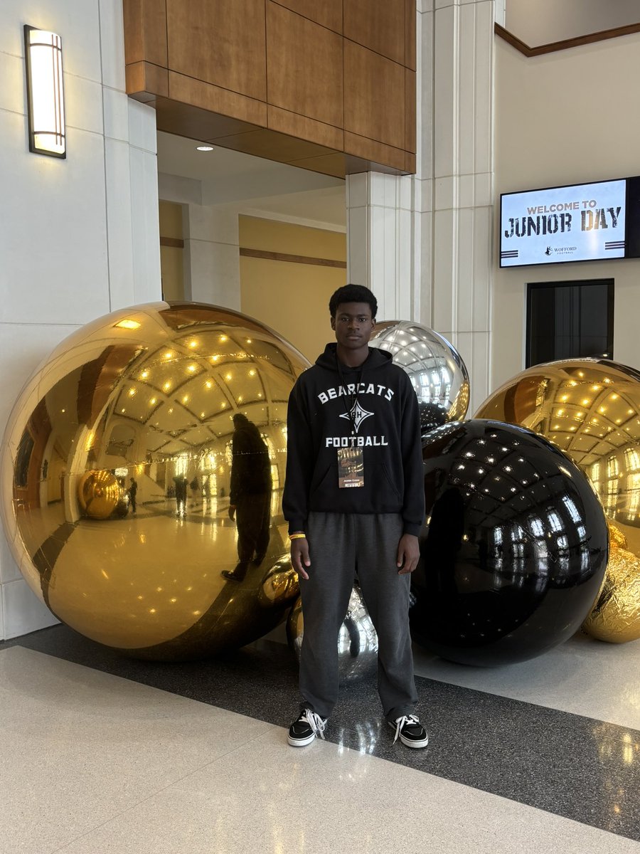Justin_Cross24's tweet photo. Thank you to @Wofford_FB and @CoachDB__ for the invite and conversation.  I really felt everything you said to me Coach.  I look forward to making my way back for camp.  #EARNIT

@BoulwareLeon @coachcross777 @RonParker950208 @Grind_Hard29 @baby_pac3 @ShermanCrumel @harris_coach https://t.co/xAG5DqMkPL