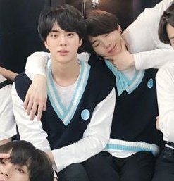 97Kaetapia's tweet photo. @0921B7S Jin y yoongi ya sabían su destino https://t.co/67KYA7EJSV