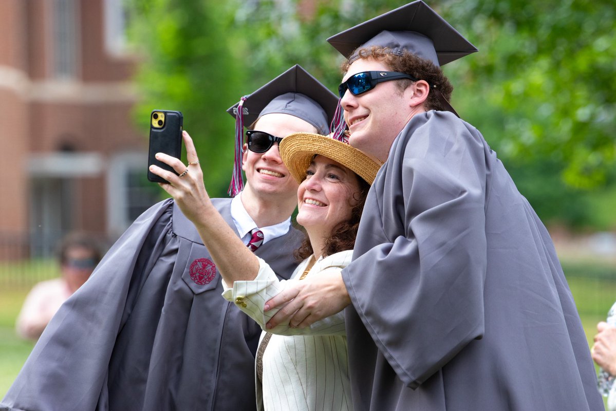Hampden-Sydney College tweet media