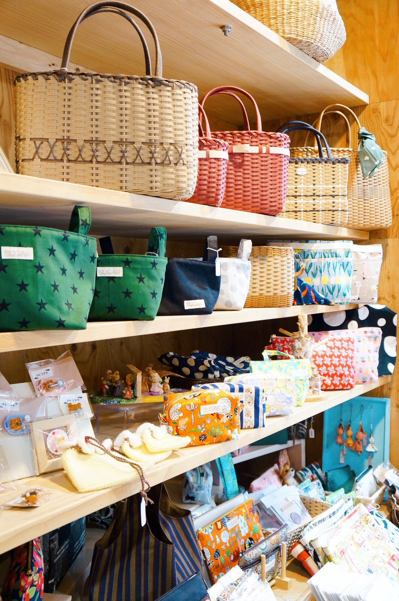 大阪守口市のハンドメイド雑貨店🌿 約60名の作家さんの作品が並ぶ