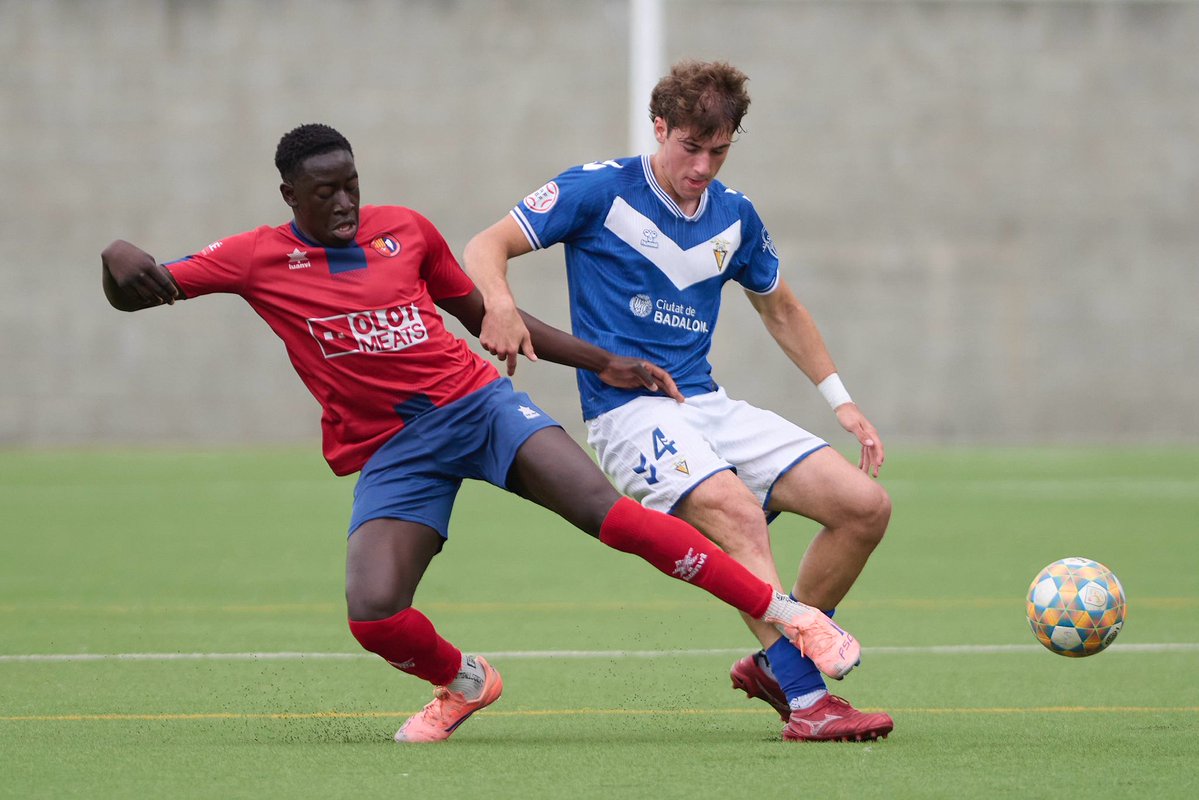 Unió Esportiva Olot tweet media