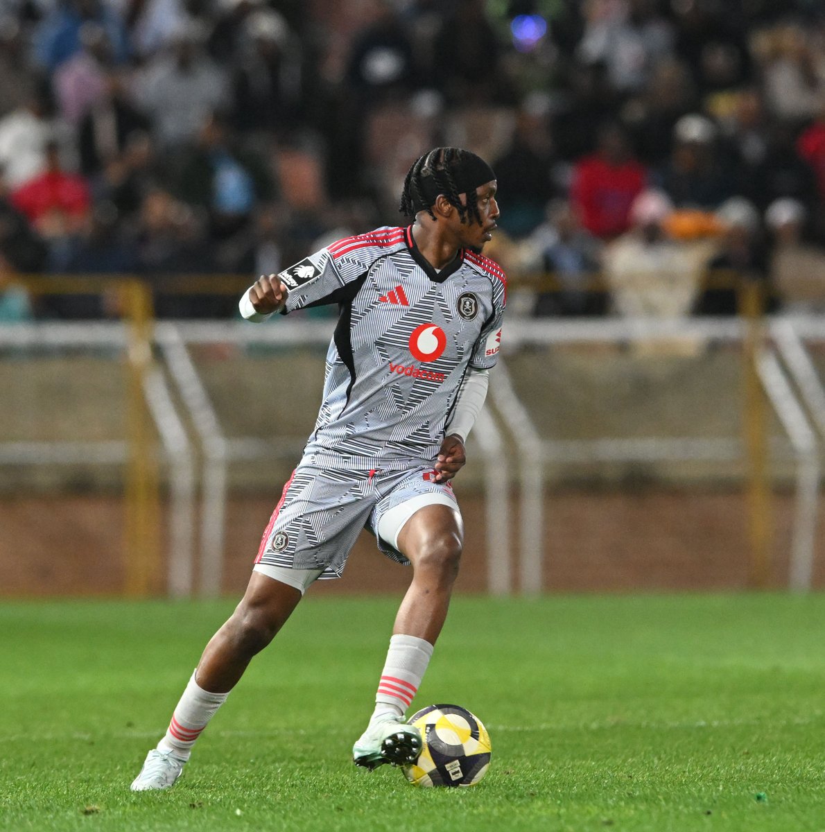⏰ 44‘| <a href="/Magesi_FC/">Magesi Football Club</a>  0 v 2 <a href="/orlandopirates/">Orlando Pirates</a>  

🥅 8’ Maswanganyi
🥅 15’ Sebelebele

⚫⚪🔴⭐
#MatchDay
#OrlandoPirates
#OnceAlways