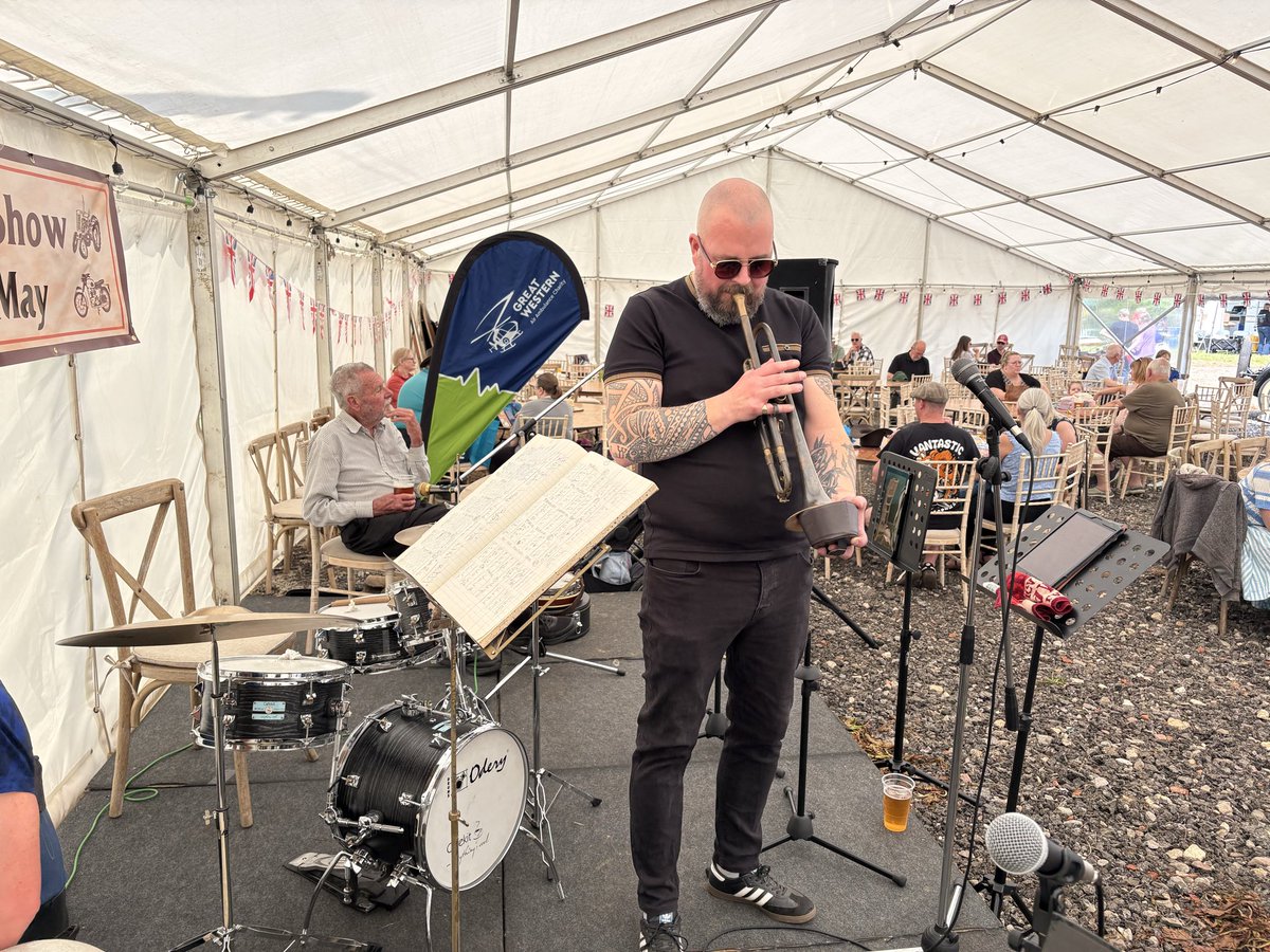 wrigglejazz's tweet photo. Great gig this afternoon at 'The Little Vintage Show' in Gloucester. https://t.co/Qcr6YpvOF3