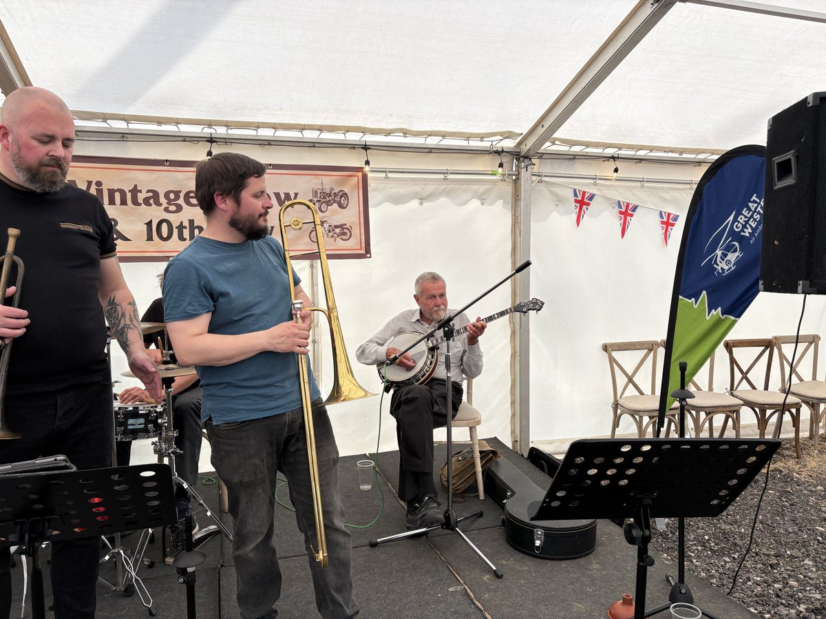wrigglejazz's tweet photo. Great gig this afternoon at 'The Little Vintage Show' in Gloucester. https://t.co/Qcr6YpvOF3