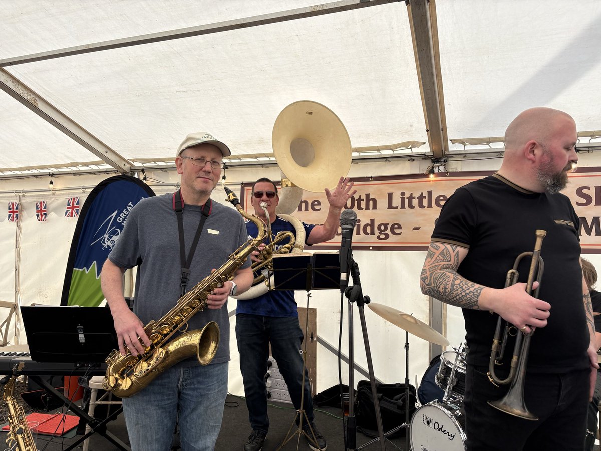 wrigglejazz's tweet photo. Great gig this afternoon at 'The Little Vintage Show' in Gloucester. https://t.co/Qcr6YpvOF3