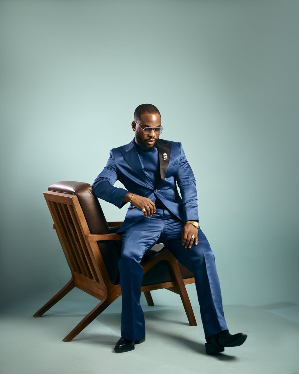jay_onair's tweet photo. Back outside for #AMVCA12 and on the red carpet with #JohnnieWalkerBlonde as I talk to some of our faves!

Wearing Custom @iamisaacjon 
Shoes by @kiingdaviids 
Photography by @bayofarayola https://t.co/zrsMs41v6I