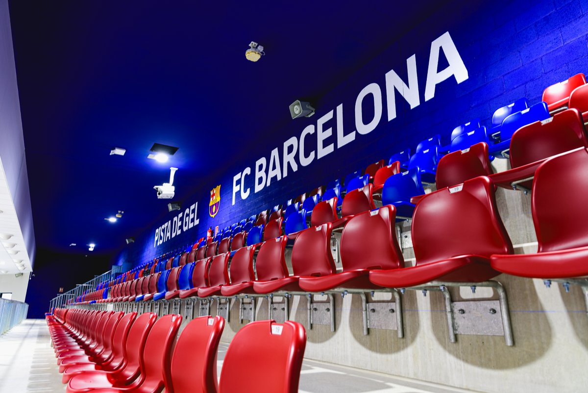 FCBhockeygel's tweet photo. 🤩 La pista de gel ja és una realitat! 🤩

🙌 Després de quatre anys, tornem a tenir pista per gaudir de l'hockey gel a casa

☺️ Ganes de tornar a veure'ns la temporada vinent, culers!

💙 Força Barça ❤️ https://t.co/Mn4FuAE3N3