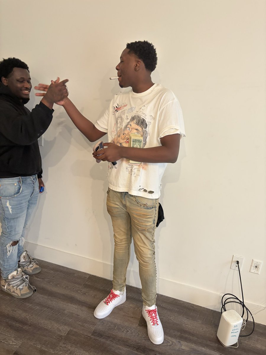 2letterken's tweet photo. Nomo free shaker &amp;big🩸 https://t.co/lWvDrzjyem