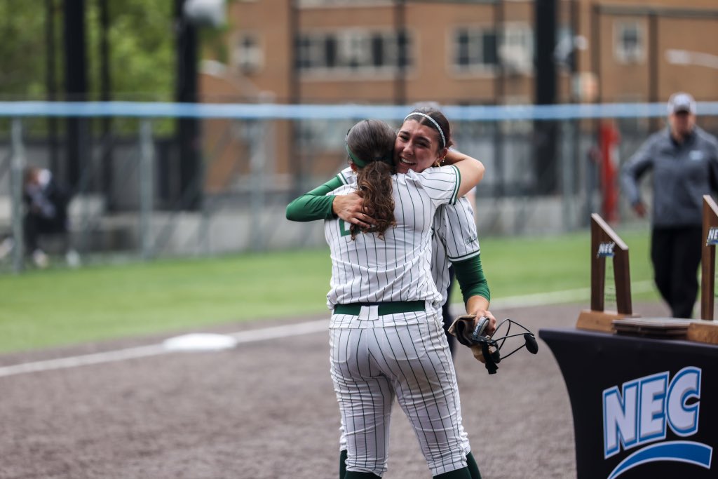 Wagner Softball tweet media