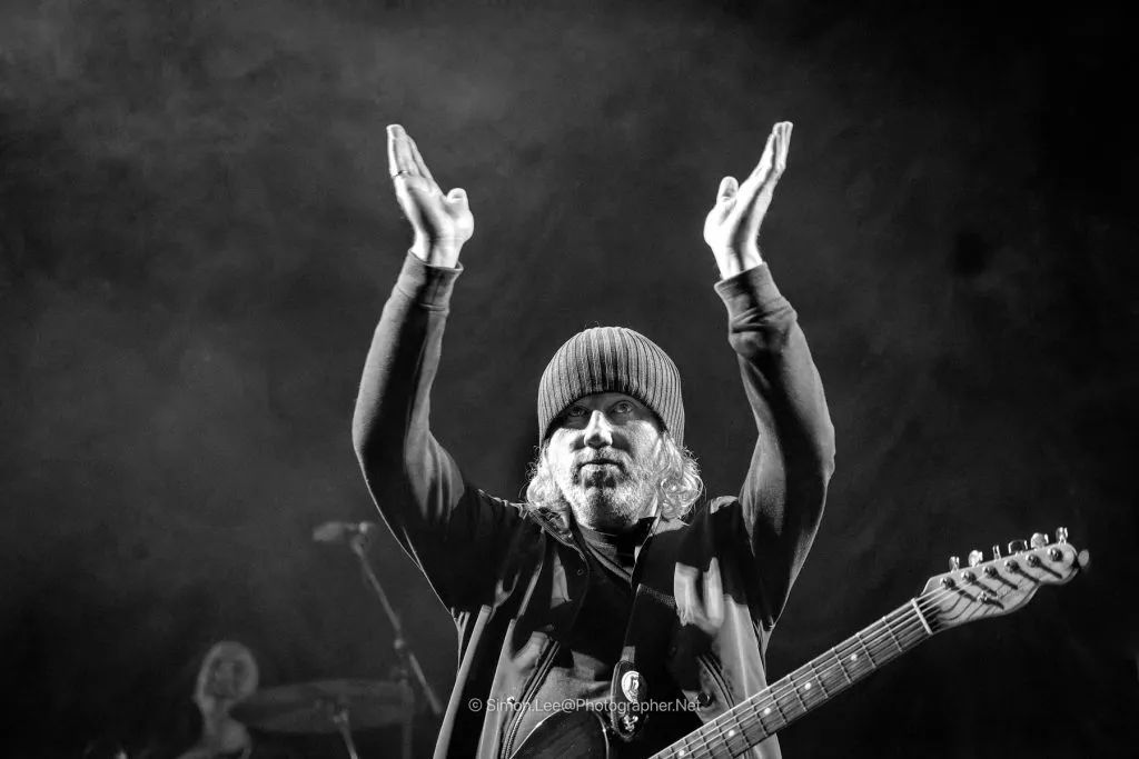 AlasdairMcDoug4's tweet photo. #LastUp on tonight's #CreativeDistortion on
@SunnyGRadio

'Take The Glory' by @badly_drawn_boy 

Thanks for joining me tonight and I'll see you next week! 

#CreativeDistortion #IndieRadio #SunnyGRadio #SaturdayNight #CommunityRadio https://t.co/pw5Kq6Tyvi