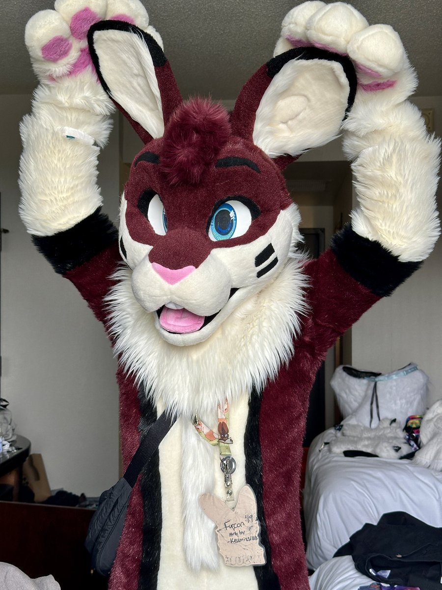 musubun's tweet photo. Bunny time at FWA! Come say hi :3 https://t.co/JuvwAjYL9W