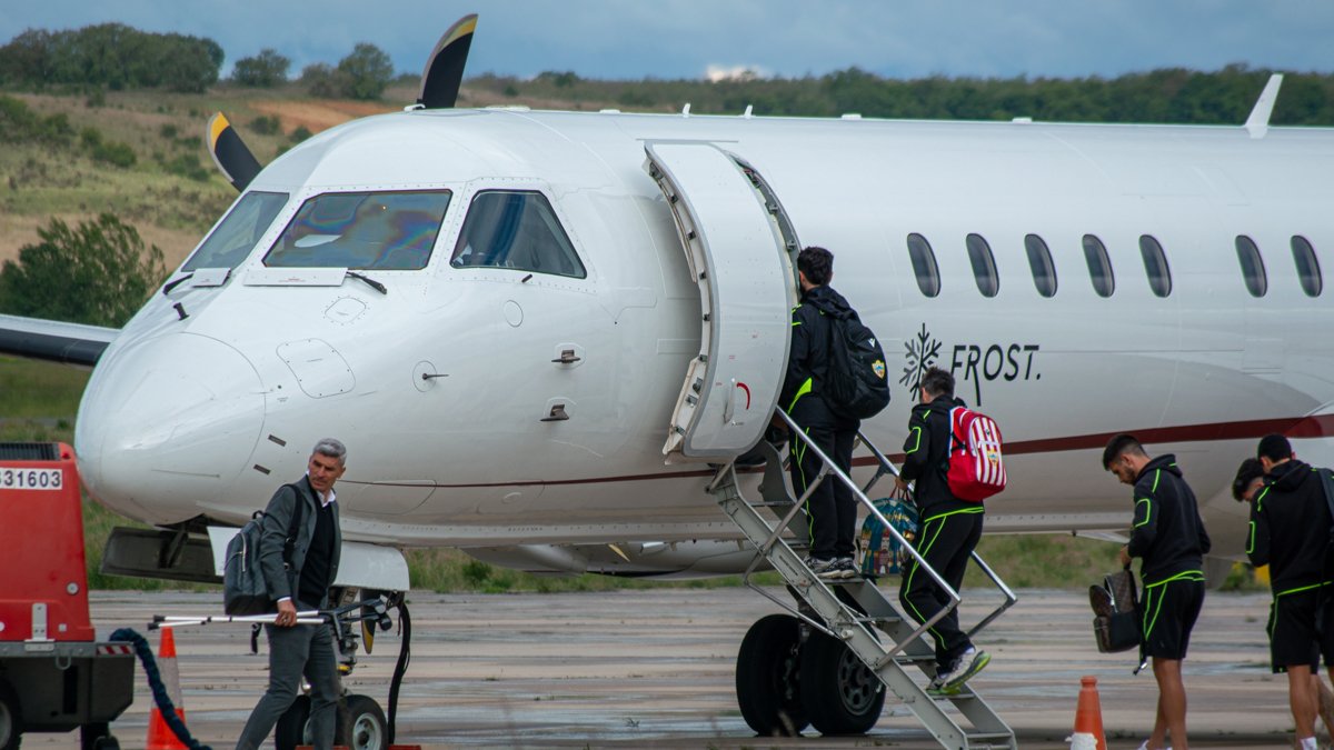 burgosaeropuert's tweet photo. ✈️ Imágenes del despegue, de vuelta a Almería.

📸 @rodrispotter https://t.co/JAmZfzdjwW