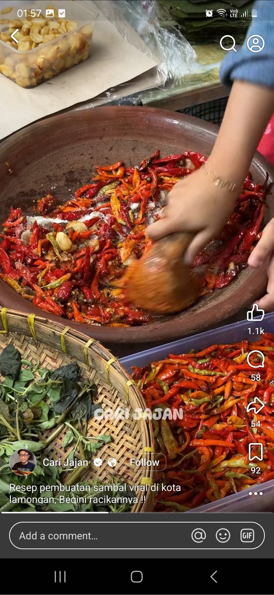 oulullaby's tweet photo. Sepertiga malem nonton ulekan sambel https://t.co/7hlgVpIYCz