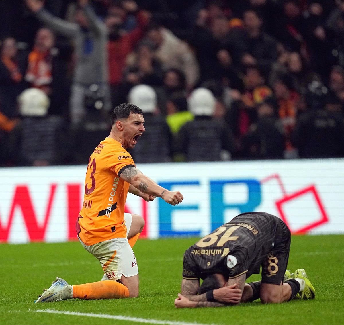 Galatasaray FR 🇫🇷 tweet media
