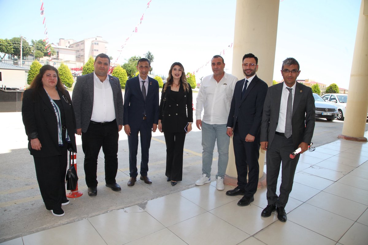 egitimgucusen's tweet photo. Genel Başkanımız Oğuz ÖZAT, Genel Sekreterimiz Sinem AKŞEMSETTİNOĞLU ve Genel Başkan Yardımcılarımız İbrahim Halil TOPALLAR, Resul PARTİCİ ile Tuba Nur OLÇAY’dan oluşan heyet, Eğitim ve Bilim Gücü Dayanışma Sendikası Mersin Şubemizin I. Olağan Genel Kurul Toplantısına katılım sağlamıştır.

Genel kurul öncesinde Mersin Şube Ofisimizin açılışı gerçekleştirilmiş; program birlik, dayanışma ve ortak irade anlayışı içerisinde büyük bir coşkuyla tamamlanmıştır.

Gerçekleştirilen genel kurul sonucunda Mersin Şube Başkanlığına seçilen Ali Keskin ve yönetim kurulu üyelerini tebrik ediyor, görev dönemlerinde başarılar diliyoruz.

Birlikte büyüyor, birlikte güçleniyoruz. Eğitim çalışanlarının hak, emek ve onur mücadelesini kararlılıkla sürdürmeye devam edeceğiz.