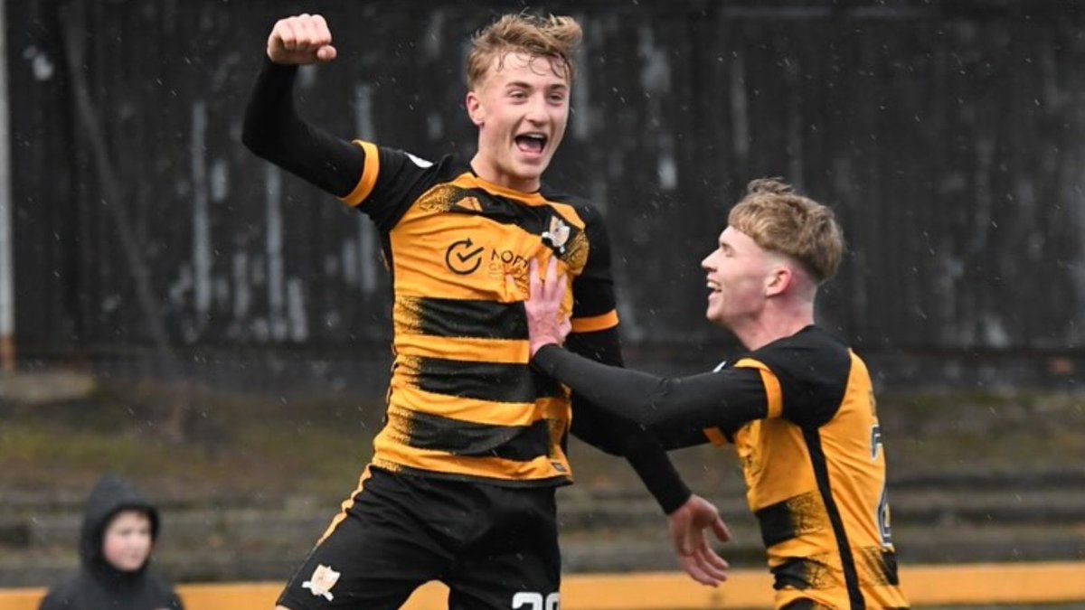 SportsPeteO's tweet photo. Rangers youngster Calum Adamson is on the radar of number of English Premier League and Championship clubs after impressing on loan at Alloa. The 18-year-old is entering the final year of his contract and Rangers are keen to promote him into first-team next season. #Rangers https://t.co/beTSpmyLDc