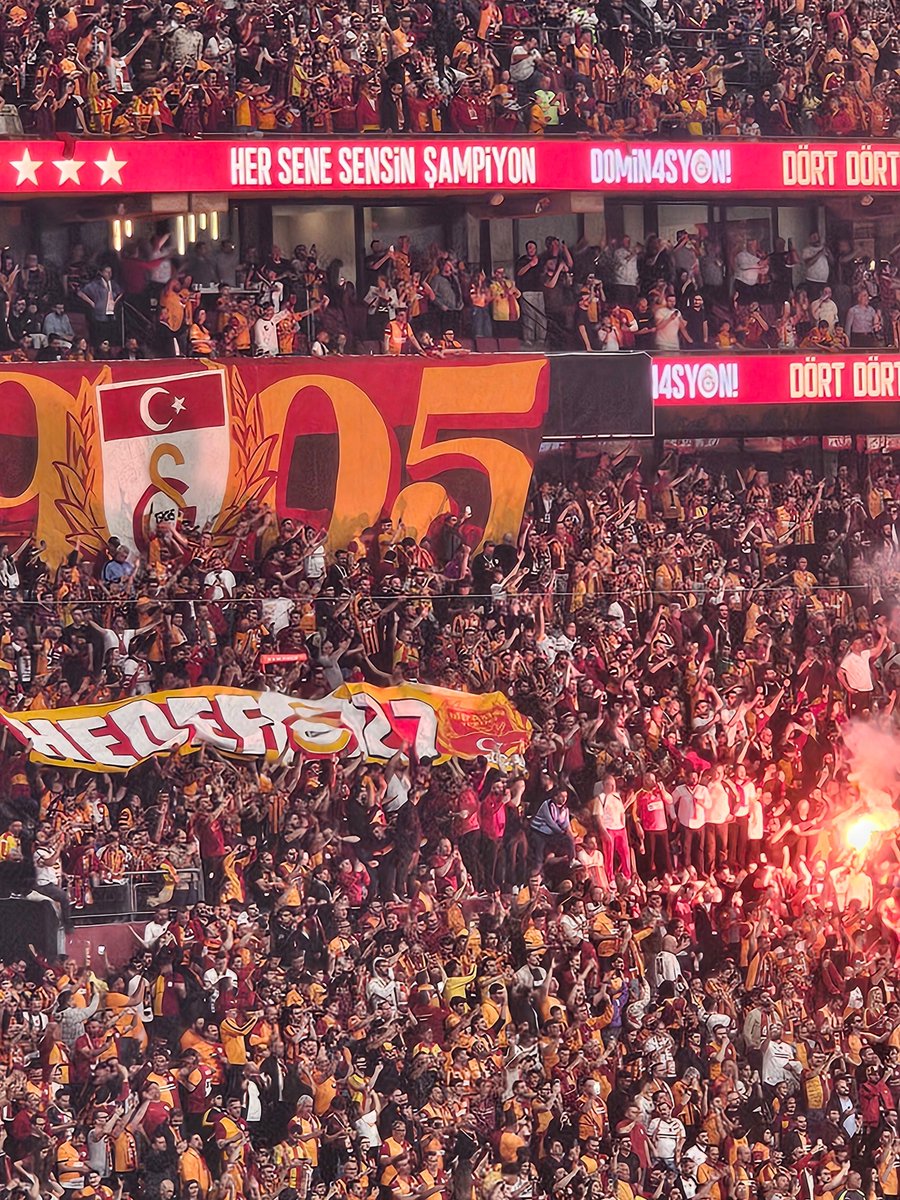 Osvaldo_1905's tweet photo. Allahım çok şükür bize HEDEF 27 demeyi nasip ettirdin.
Şampiyon Galatasaray. https://t.co/lMhKwhQngW