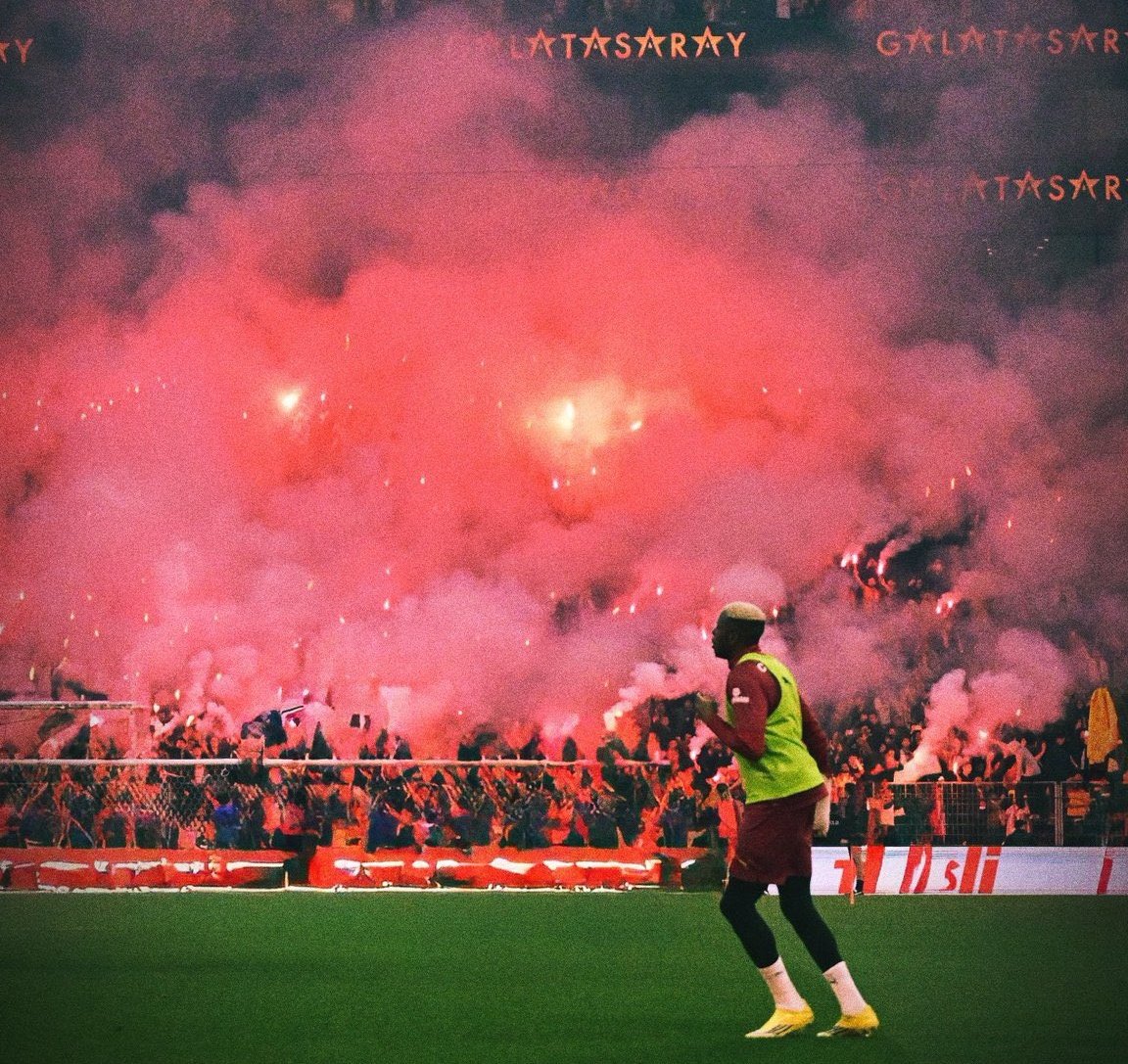 YellowRedReport's tweet photo. 4 SENE ÜST ÜSTE ŞAMPİYON OLDUK! https://t.co/hXiA0idFQX