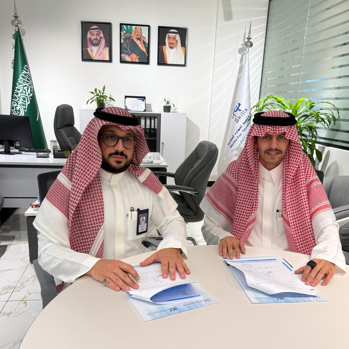 MHARATws's tweet photo. نفخر في شركة مهارات للتقنية وتنمية الموارد البشرية بهذه الشراكة المباركة مع @EkhwanakomSa، ونسأل الله أن يجعلها خطوة موفقة نحو تمكين وتأهيل أبنائنا وبناتنا الأيتام، بما يُسهم في بناء مستقبل أفضل وفرص أكثر أثرًا واستدامة. كل الشكر والتقدير لكم على ثقتكم 🌱
#مهارات_للتدريب
#جمعية_إخوانكم #تمكين_الأيتام #المسؤولية_المجتمعية
#رؤية_السعودية_2030