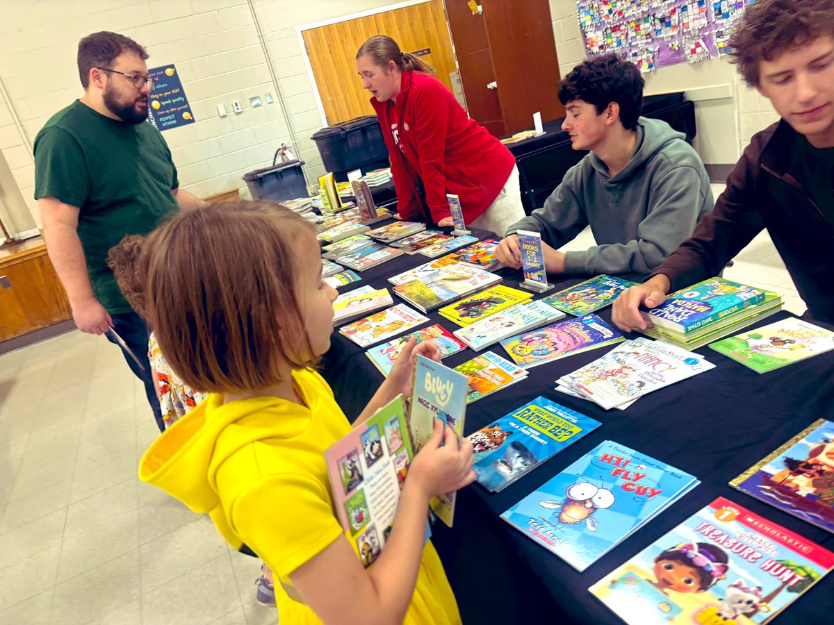 WestsideRCPS's tweet photo. The last Books &amp; Breakfast of the 2025-2026SY is “in the books”😊. Turn The Page we are so grateful for another year of purposeful partnership with you, as we work together to ensure book access for all! We are raising readers together! #EaglePride💜💛📚@RoanokeSchools https://t.co/YIg6eGR6sS