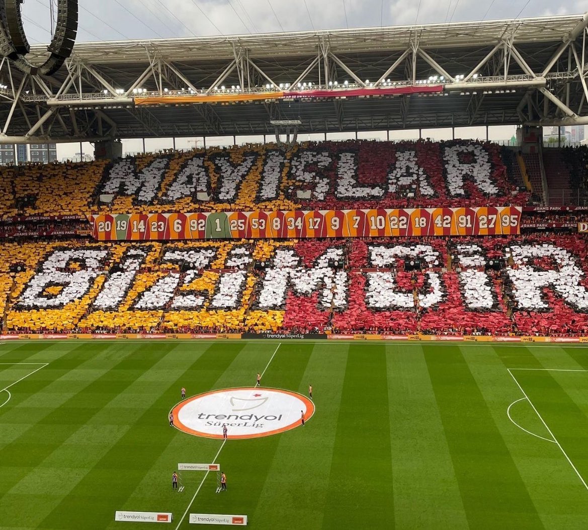 hakan_uner_'s tweet photo. ŞAMPİYONUM CİM BOM BOMUM

❤️💛 HEDEF 26 

 #GSvANT #Şampiyon #Hedef26 #MayıslarBizimdir #Galatasaray https://t.co/zV3Qc8w8KC