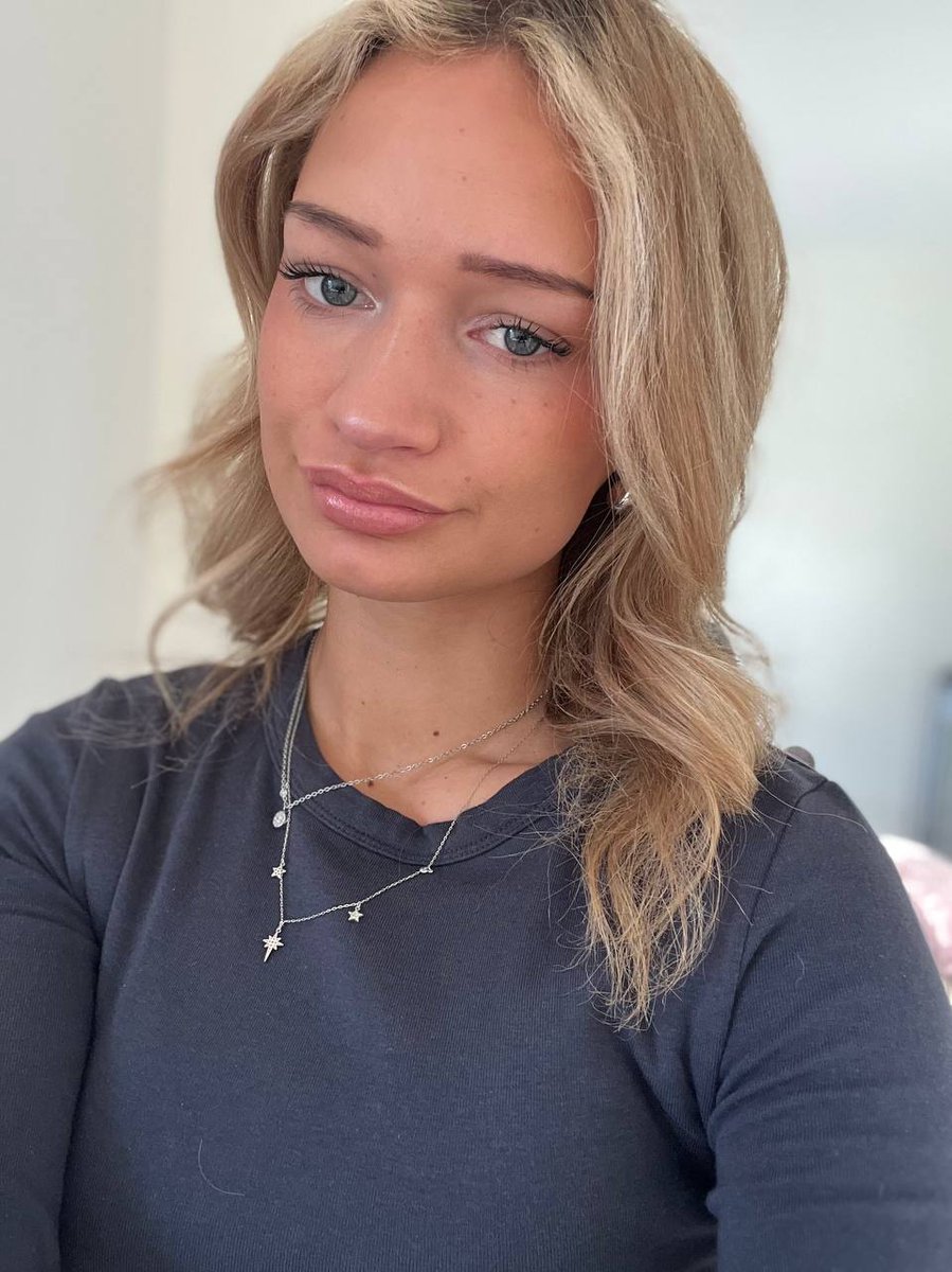 Anna Trapstar tweet media