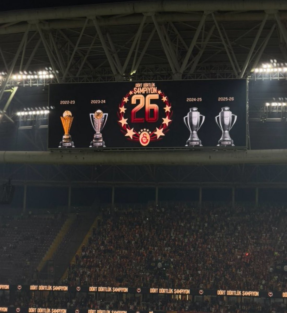 Denzyigit's tweet photo. 26. KEZ ŞAMPİYON GALATASARAY 🏆
Mayıslar bizimdir❤️💛 https://t.co/u1cC9aYus2