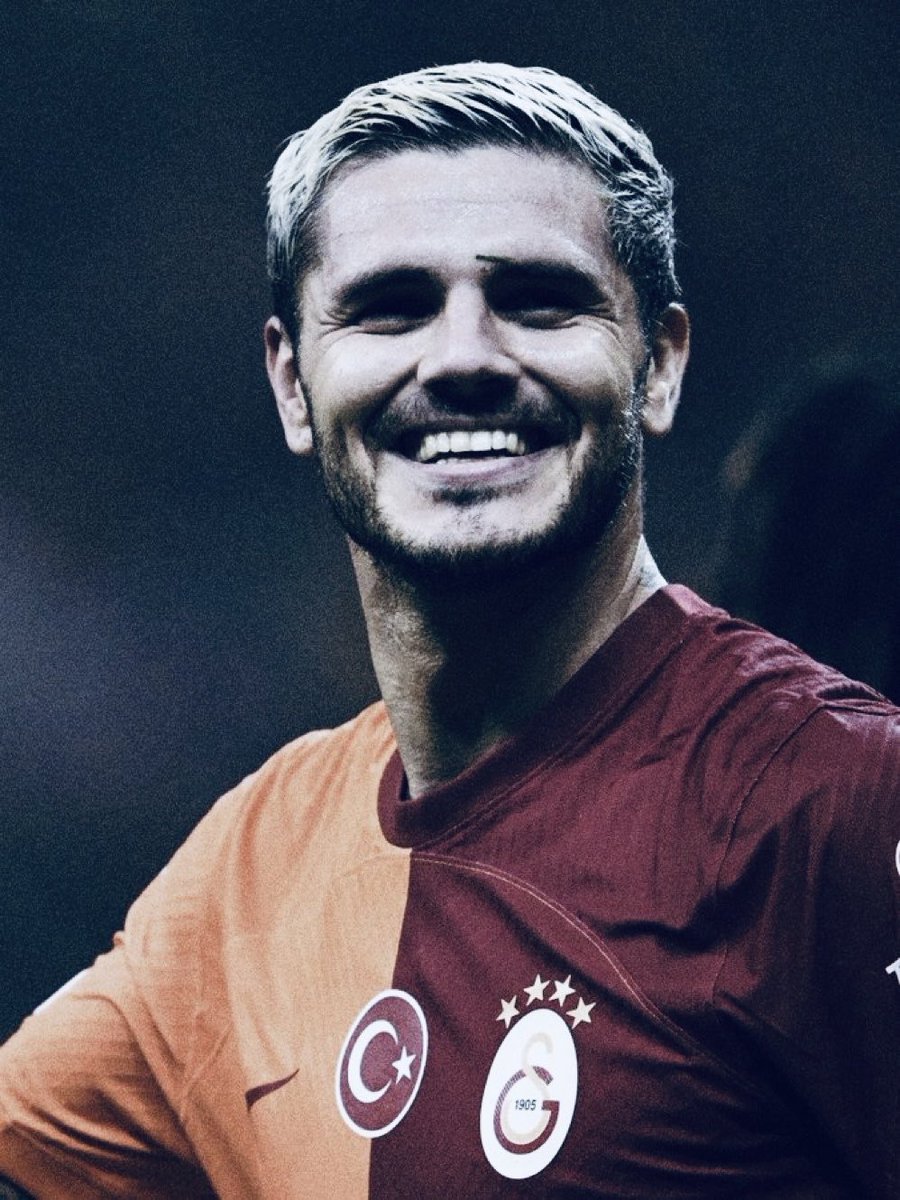 CanberkSelcuk's tweet photo. 4 sene üst üste şampiyon olduk!!! 💛❤️💛❤️💛❤️💛❤️ https://t.co/l6aOxZL7BX