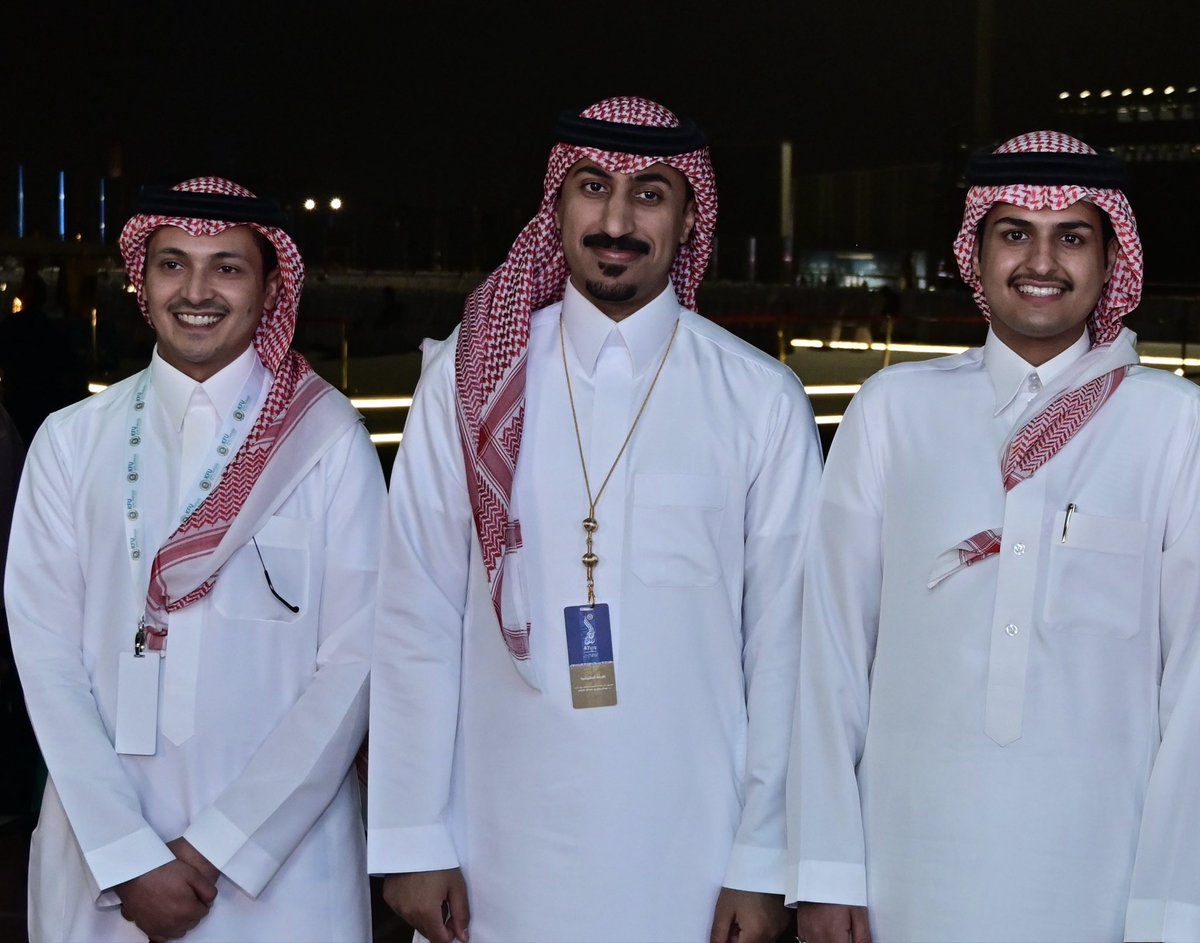 raeedja's tweet photo. الحمدلله ، طوال الفترة الماضية كان الجهد المبذول مستمر لإنجاح هذا المحفل الذي نفخر فيه بتخريج الدفعة ٤٧ من جامعة الملك فيصل.

الشكر للجميع على مابذلوا من جهد لإظهار الصورة في أبهى قصة 

وشكر خاص لطلاب الإعلام الذين لم يذخروا جهداً لاستغلال الفرصة التي أُتيحت لهم👍

#خريجنا_كفو47 https://t.co/PreZkP5gEG