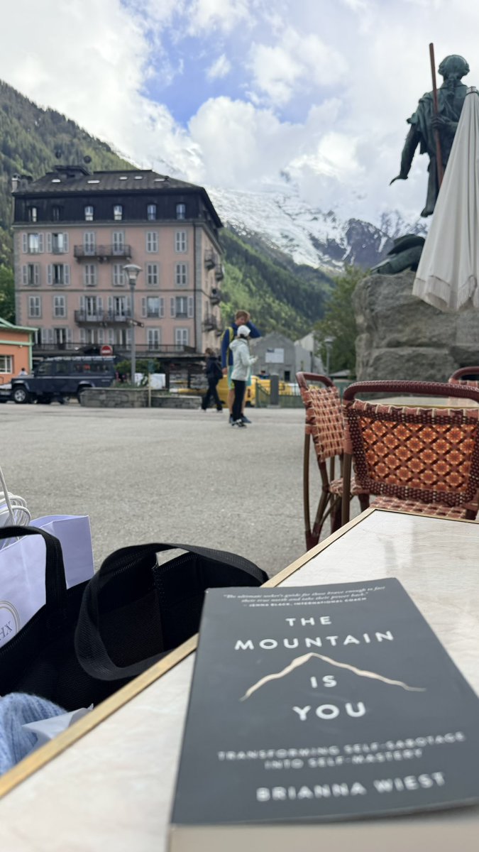 hay2003's tweet photo. The Mountain Is You” a beautiful book I chose to read during my journey between Switzerland and the South East of France 📖🇨🇭🇫🇷 كتاب جيد اخترته رفيق لرحلتي بين سويسرا و جنوب فرنسا
#TheMountainIsYou @Powerofbooks https://t.co/9zulkUnWct