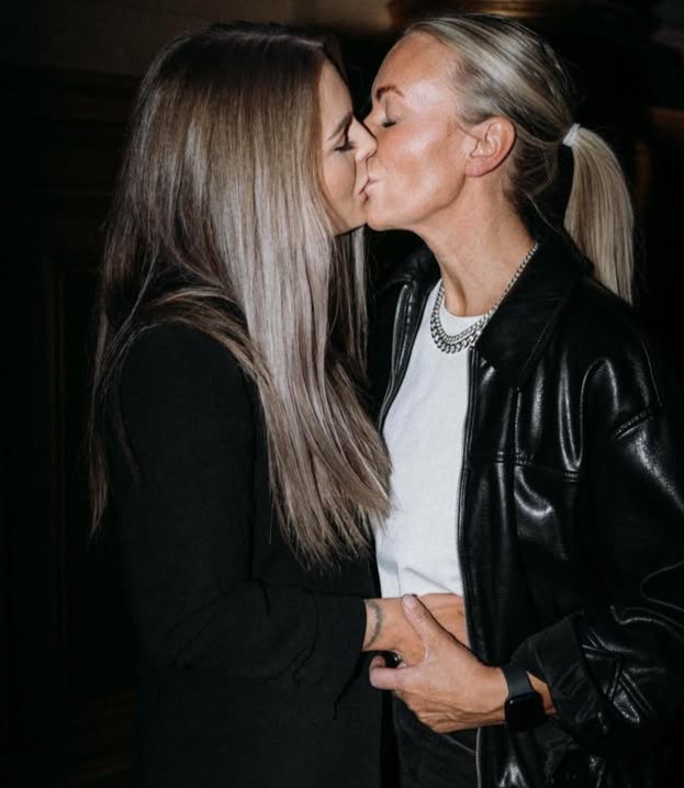 Antonella e Sabrina tweet media